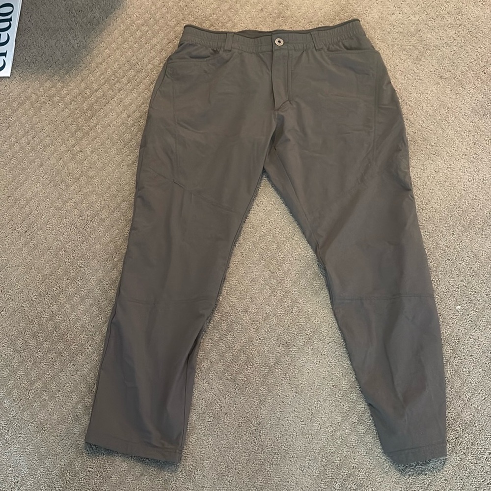 Men’s Kuhl deceptr pants.  Great hiking pants that are lightweight & comfortable